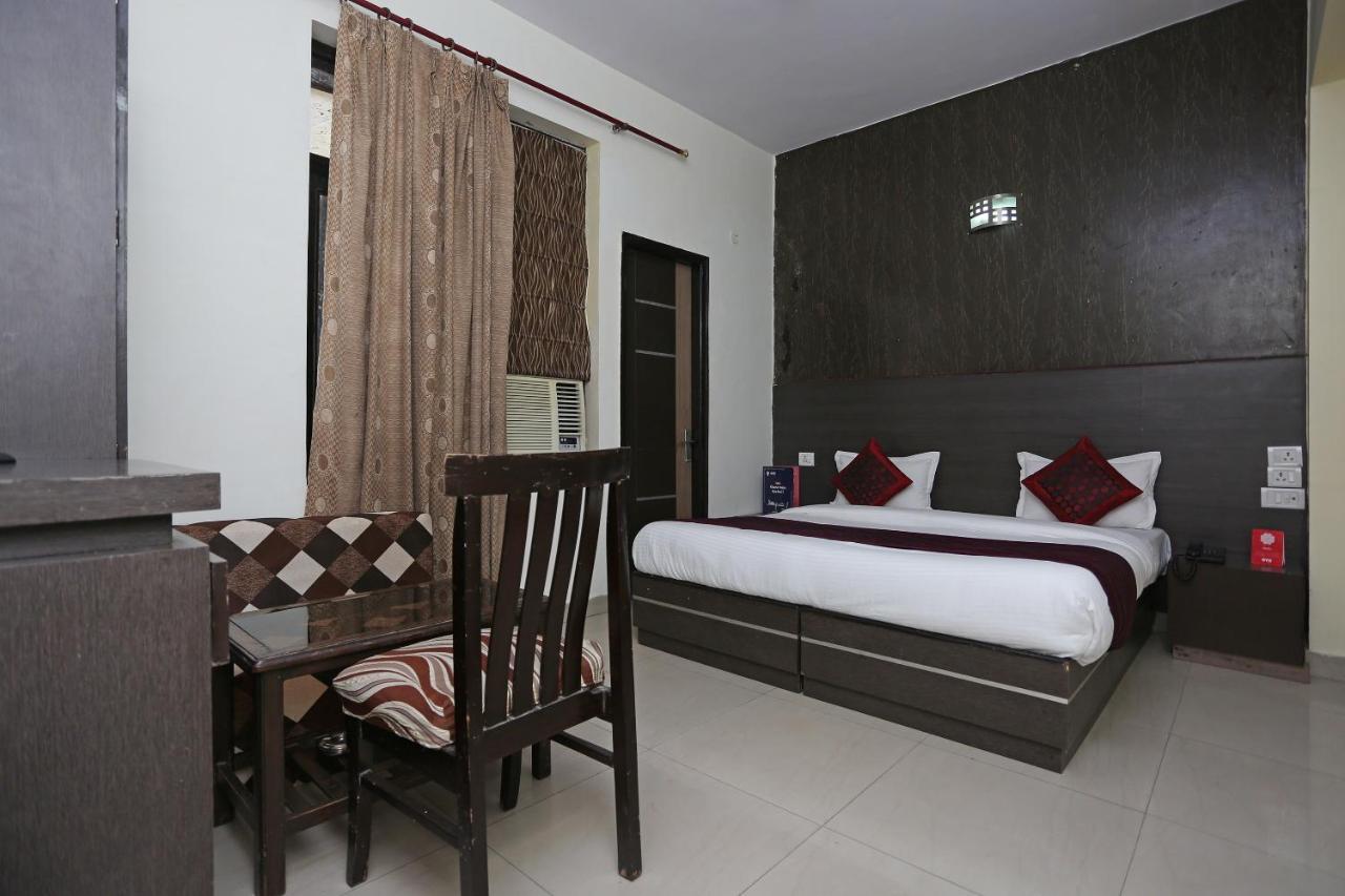 Oyo 9601 Hotel Sunshine Residency Castle Noida Dış mekan fotoğraf