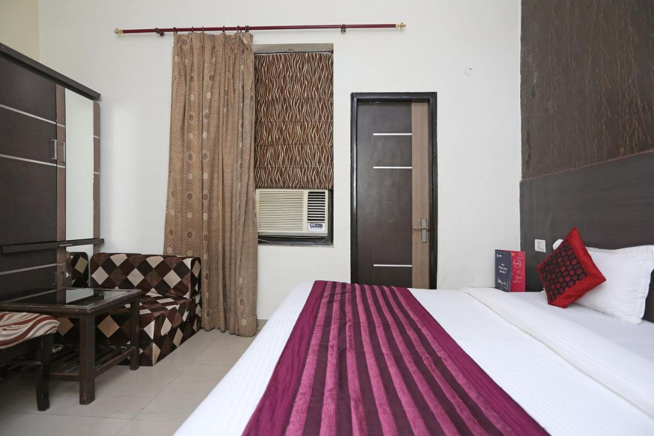Oyo 9601 Hotel Sunshine Residency Castle Noida Dış mekan fotoğraf