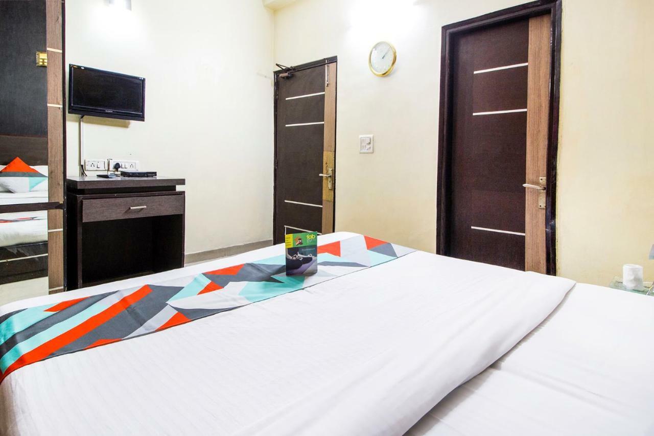 Oyo 9601 Hotel Sunshine Residency Castle Noida Dış mekan fotoğraf