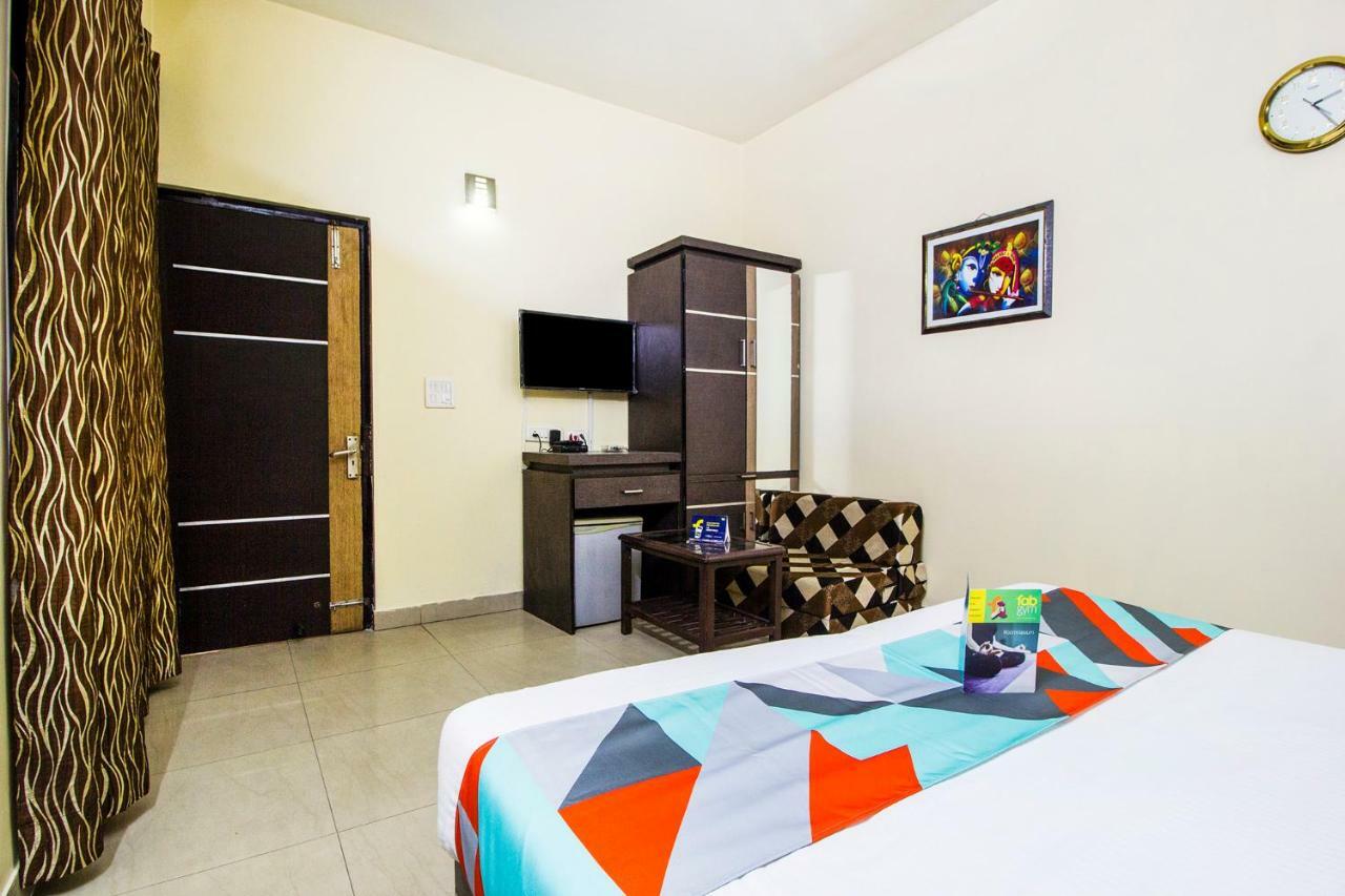 Oyo 9601 Hotel Sunshine Residency Castle Noida Dış mekan fotoğraf
