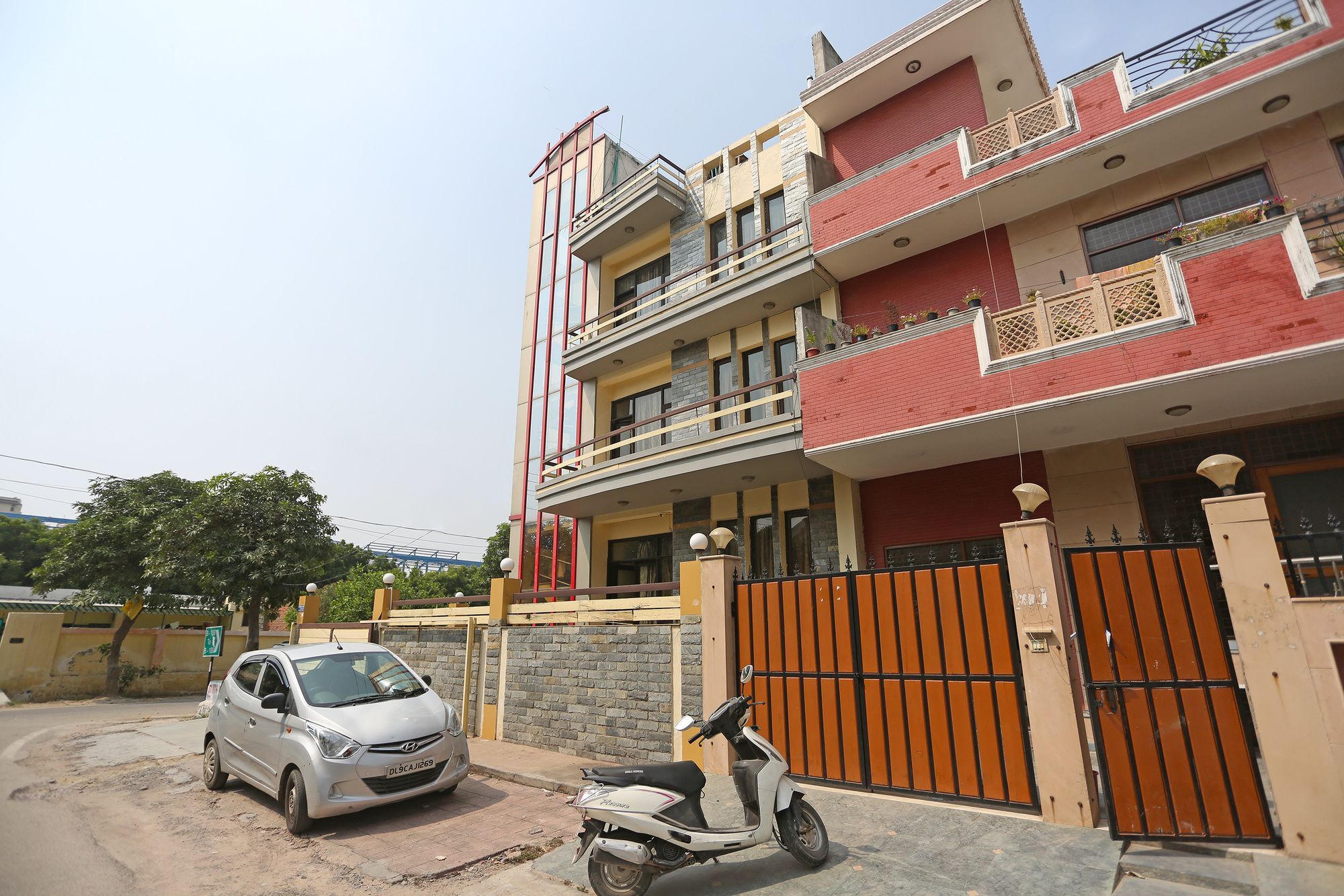 Oyo 9601 Hotel Sunshine Residency Castle Noida Dış mekan fotoğraf