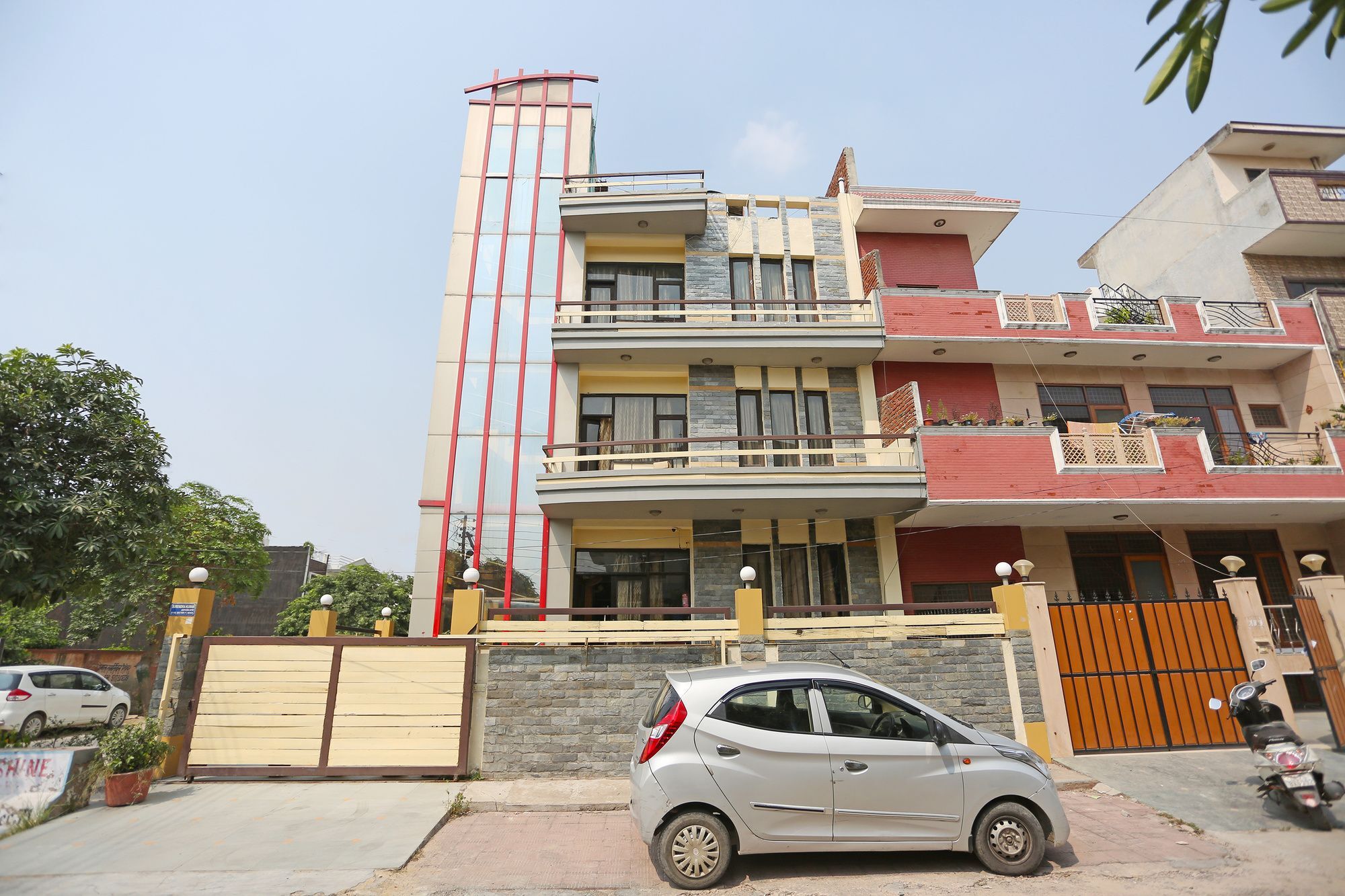 Oyo 9601 Hotel Sunshine Residency Castle Noida Dış mekan fotoğraf