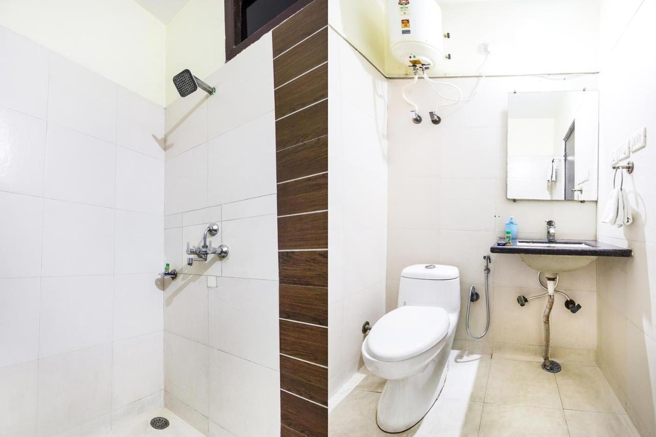 Oyo 9601 Hotel Sunshine Residency Castle Noida Dış mekan fotoğraf