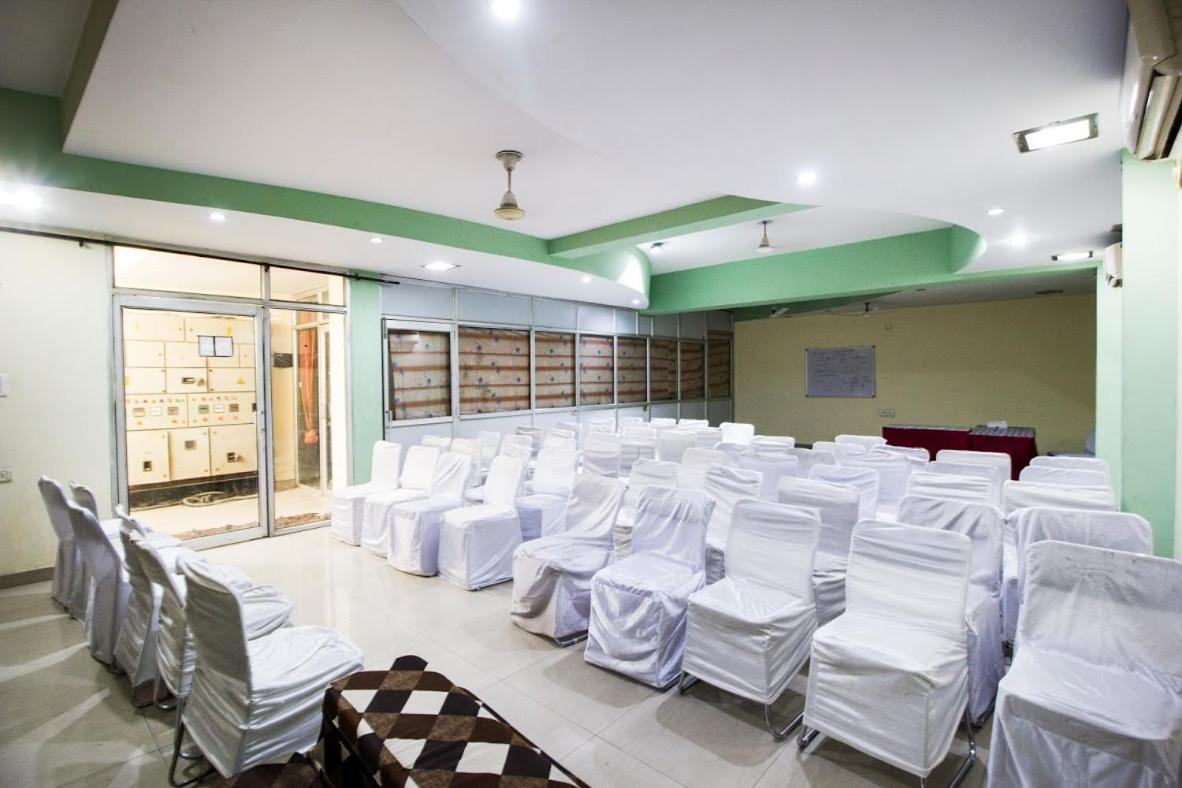 Oyo 9601 Hotel Sunshine Residency Castle Noida Dış mekan fotoğraf