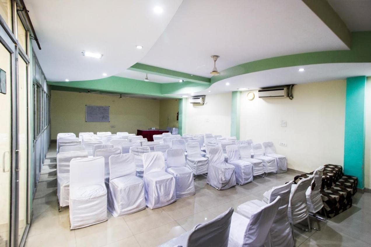 Oyo 9601 Hotel Sunshine Residency Castle Noida Dış mekan fotoğraf